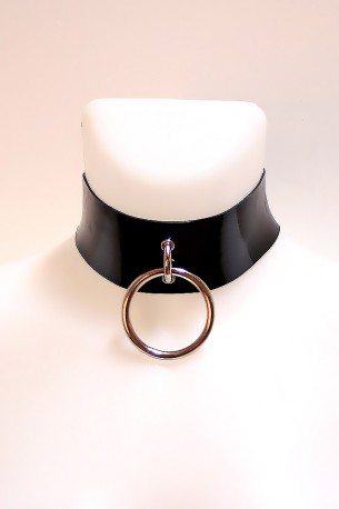 Halsband mit einem Ring